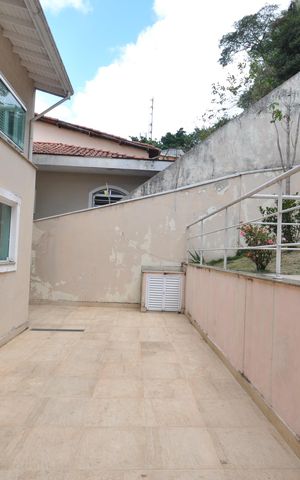 Casa para alugar com 370m², 4 quartos e 5 vagasQuintal