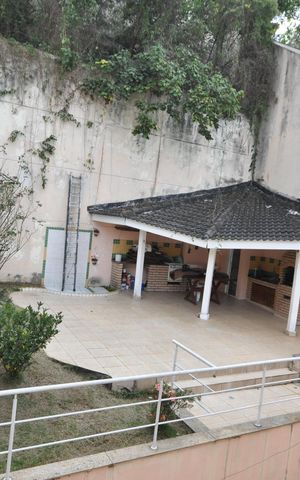 Casa para alugar com 370m², 4 quartos e 5 vagasVista da Suíte 2