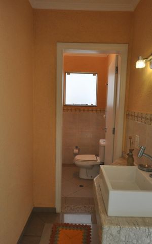 Casa para alugar com 370m², 4 quartos e 5 vagasLavabo