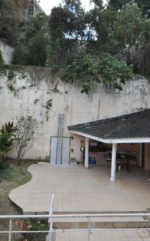 Casa para alugar com 370m², 4 quartos e 5 vagasVista da Suíte 3