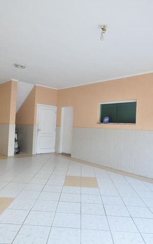 Casa para alugar com 370m², 4 quartos e 5 vagasGaragem