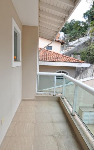 Casa para alugar com 370m², 4 quartos e 5 vagasSacada da Suíte 3