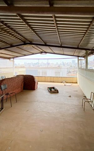 Casa à venda com 720m², 5 quartos e 4 vagasCobertura