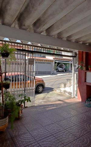 Casa à venda com 88m², 2 quartos e 1 vagaGaragem