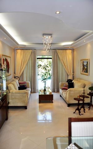 Casa à venda com 260m², 3 quartos e 4 vagas Casa à venda com 260m², 3 quartos e 4 vagasDetalhe - Sala e Sala de Jantar