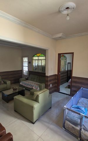 Casa para alugar com 180m², 3 quartos e 2 vagasSala