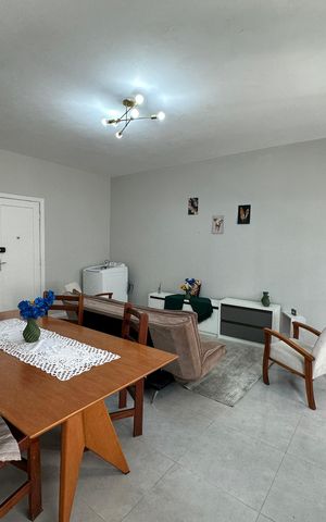 Apartamento para alugar com 103m², 3 quartos e 1 vaga Apartamento para alugar com 103m², 3 quartos e 1 vagaSala