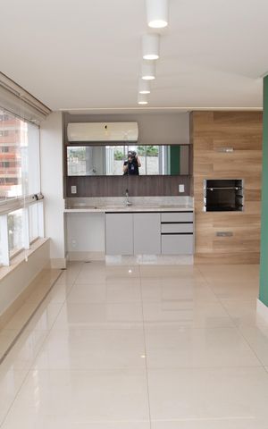 Apartamento para alugar com 570m², 3 quartos e 4 vagas Apartamento para alugar com 570m², 3 quartos e 4 vagasVaranda da Sala