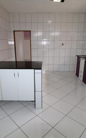 Casa para alugar com 50m², 1 quarto e 1 vagaSala / Cozinha