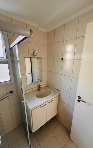 Apartamento para alugar com 60m², 2 quartos e 1 vaga Apartamento para alugar com 60m², 2 quartos e 1 vagaBanheiro social