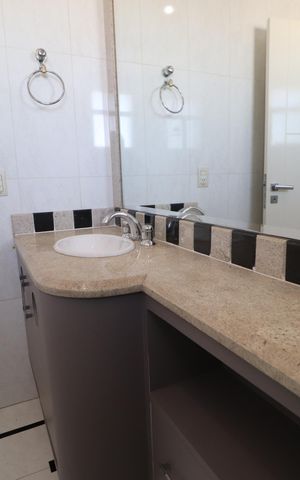 Apartamento para alugar com 217m², 3 quartos e 2 vagasBanheiro do Quarto 2
