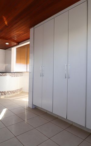 Apartamento para alugar com 217m², 3 quartos e 2 vagasVaranda