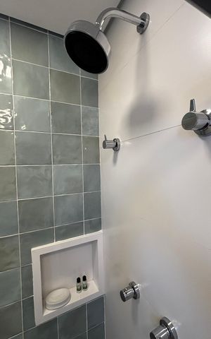 Apartamento à venda com 73m², 2 quartos e 2 vagas Apartamento à venda com 73m², 2 quartos e 2 vagasBanheiro da Suíte