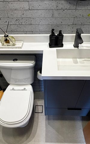 Apartamento à venda com 73m², 2 quartos e 2 vagas Apartamento à venda com 73m², 2 quartos e 2 vagasBanheiro