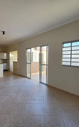 Casa à venda com 128m², 3 quartos e 2 vagas Casa à venda com 128m², 3 quartos e 2 vagasCozinha