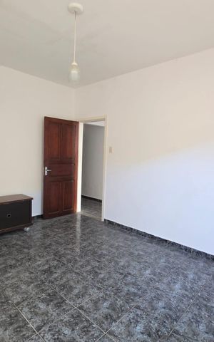 Casa à venda com 128m², 3 quartos e 2 vagas Casa à venda com 128m², 3 quartos e 2 vagasSala