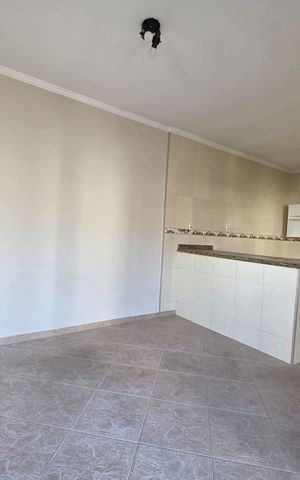 Casa à venda com 128m², 3 quartos e 2 vagas Casa à venda com 128m², 3 quartos e 2 vagasCozinha