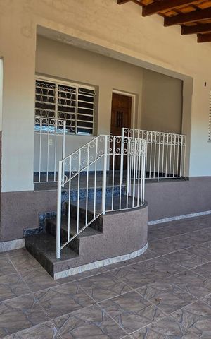 Casa à venda com 128m², 3 quartos e 2 vagas Casa à venda com 128m², 3 quartos e 2 vagasÁrea externa