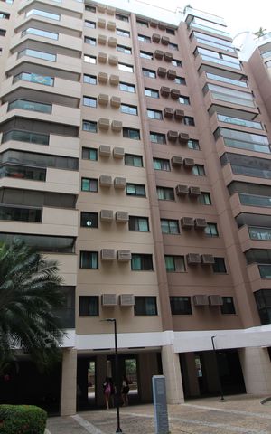 Apartamento para alugar com 220m², 3 quartos e 2 vagasFachada