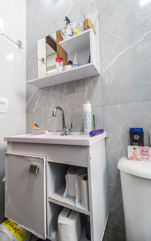 Apartamento à venda com 50m², 2 quartos e 1 vaga Apartamento à venda com 50m², 2 quartos e 1 vagaBanheiro