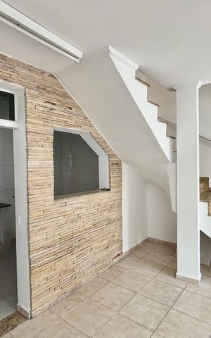 Casa para alugar com 100m², 3 quartos e 2 vagas Casa para alugar com 100m², 3 quartos e 2 vagasSala