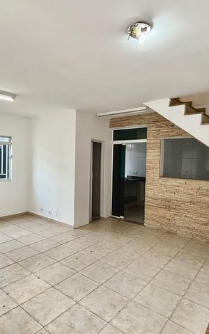 Casa para alugar com 100m², 3 quartos e 2 vagas Casa para alugar com 100m², 3 quartos e 2 vagasSala
