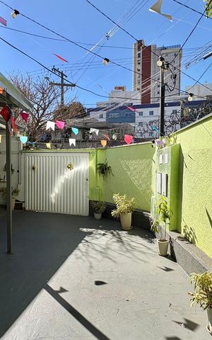 Casa à venda com 236m², 7 quartos e 2 vagas Casa à venda com 236m², 7 quartos e 2 vagasÁrea comum - Primeiro andar