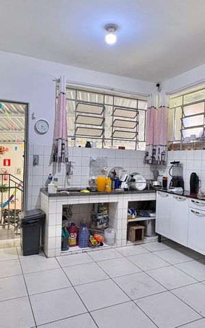 Casa à venda com 236m², 7 quartos e 2 vagas Casa à venda com 236m², 7 quartos e 2 vagasCozinha