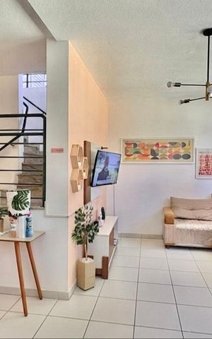 Casa à venda com 236m², 7 quartos e 2 vagas Casa à venda com 236m², 7 quartos e 2 vagasSala