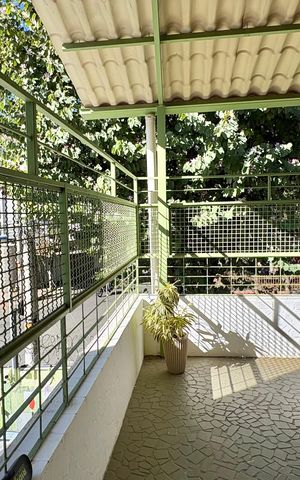 Casa à venda com 236m², 7 quartos e 2 vagas Casa à venda com 236m², 7 quartos e 2 vagasÁrea comum - Segundo andar