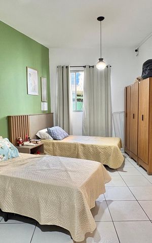 Casa à venda com 236m², 7 quartos e 2 vagas Casa à venda com 236m², 7 quartos e 2 vagasQuarto