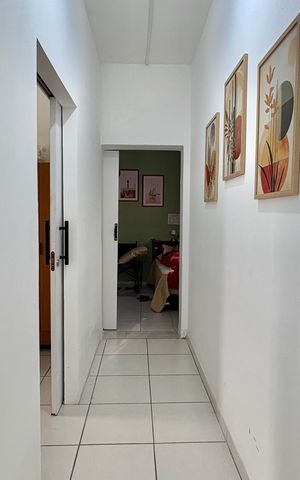 Casa à venda com 236m², 7 quartos e 2 vagas Casa à venda com 236m², 7 quartos e 2 vagasCorredor
