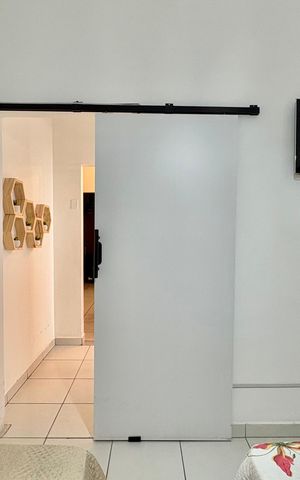 Casa à venda com 236m², 7 quartos e 2 vagas Casa à venda com 236m², 7 quartos e 2 vagasQuarto