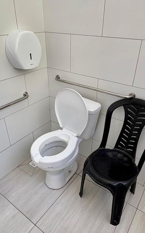 Casa à venda com 236m², 7 quartos e 2 vagas Casa à venda com 236m², 7 quartos e 2 vagasBanheiro