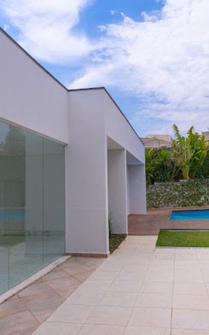 Casa de condomínio à venda com 667m², 5 quartos e 6 vagas Casa de condomínio à venda com 667m², 5 quartos e 6 vagasÁrea externa