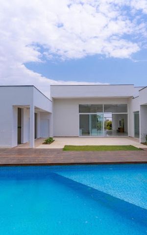 Casa de condomínio à venda com 667m², 5 quartos e 6 vagas Casa de condomínio à venda com 667m², 5 quartos e 6 vagasÁrea externa