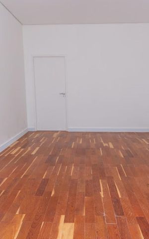 Casa de condomínio à venda com 667m², 5 quartos e 6 vagas Casa de condomínio à venda com 667m², 5 quartos e 6 vagasQuarto