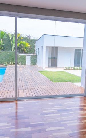 Casa de condomínio à venda com 667m², 5 quartos e 6 vagas Casa de condomínio à venda com 667m², 5 quartos e 6 vagasQuarto