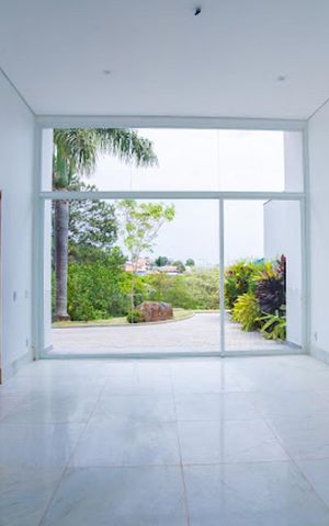 Casa de condomínio à venda com 667m², 5 quartos e 6 vagas Casa de condomínio à venda com 667m², 5 quartos e 6 vagasSala