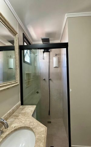 Apartamento à venda com 74m², 3 quartos e 2 vagas Apartamento à venda com 74m², 3 quartos e 2 vagasBanheiro