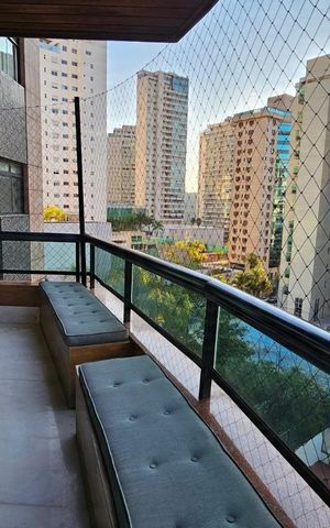Apartamento à venda com 185m², 4 quartos e 4 vagas Apartamento à venda com 185m², 4 quartos e 4 vagasVaranda