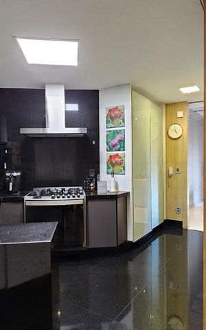 Apartamento à venda com 185m², 4 quartos e 4 vagas Apartamento à venda com 185m², 4 quartos e 4 vagasCozinha