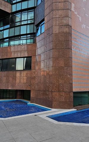 Apartamento à venda com 185m², 4 quartos e 4 vagas Apartamento à venda com 185m², 4 quartos e 4 vagasÁrea comum - Piscina