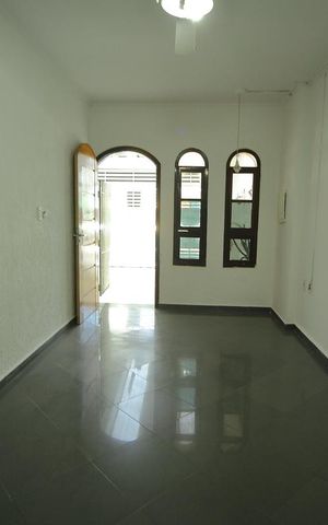 Casa à venda com 137m², 2 quartos e 2 vagasSala