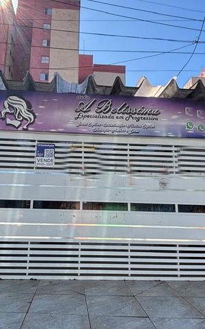 Casa à venda com 137m², 2 quartos e 2 vagasFachada do imóvel 