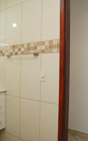 Casa de condomínio para alugar com 360m², 5 quartos e 1 vaga Casa de condomínio para alugar com 360m², 5 quartos e 1 vagaBanheiro Social