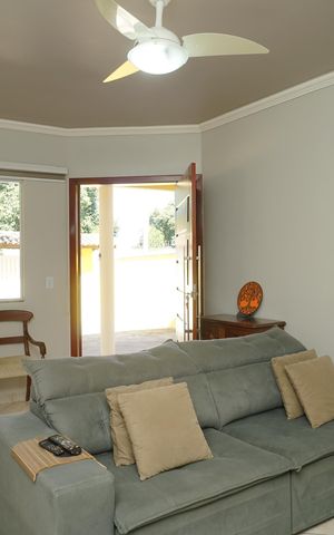 Casa de condomínio para alugar com 360m², 5 quartos e 1 vaga Casa de condomínio para alugar com 360m², 5 quartos e 1 vagaSala