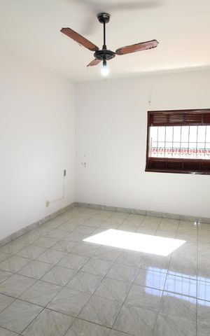 Casa para alugar com 100m², 2 quartos e sem vagaQuarto 1 