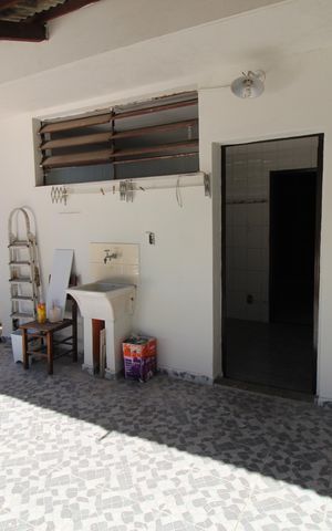 Casa para alugar com 100m², 2 quartos e sem vagaÁrea de Serviço