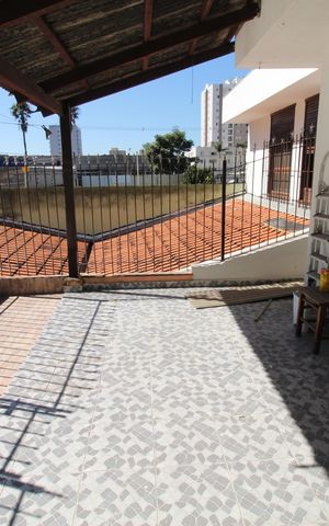 Casa para alugar com 100m², 2 quartos e sem vagaÁrea de Serviço